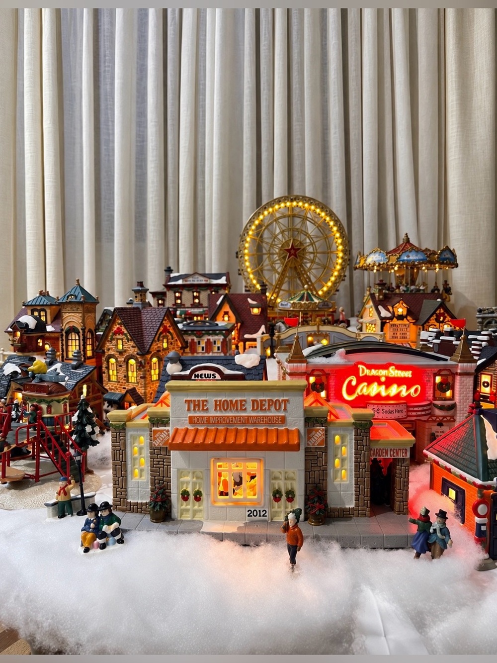 ▪️Home Depot Christmas Village Store 2012 Limited Handpainted Porcelain 6"